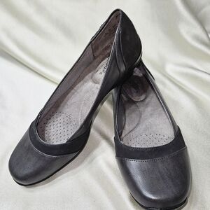 Life Stride Women's Charcoal and Black Flats